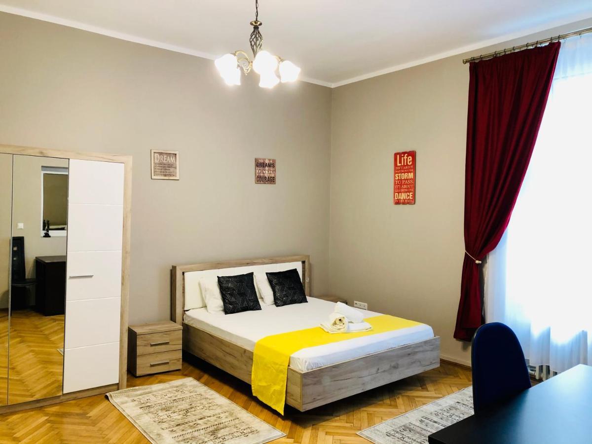 Ultra-central apartment just in Union Squere Timişoara Extérieur photo