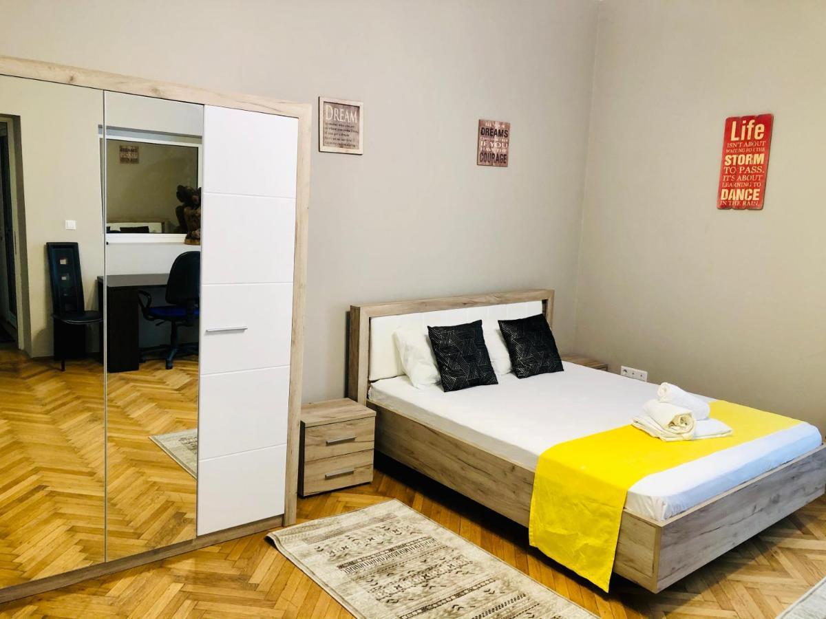 Ultra-central apartment just in Union Squere Timişoara Extérieur photo