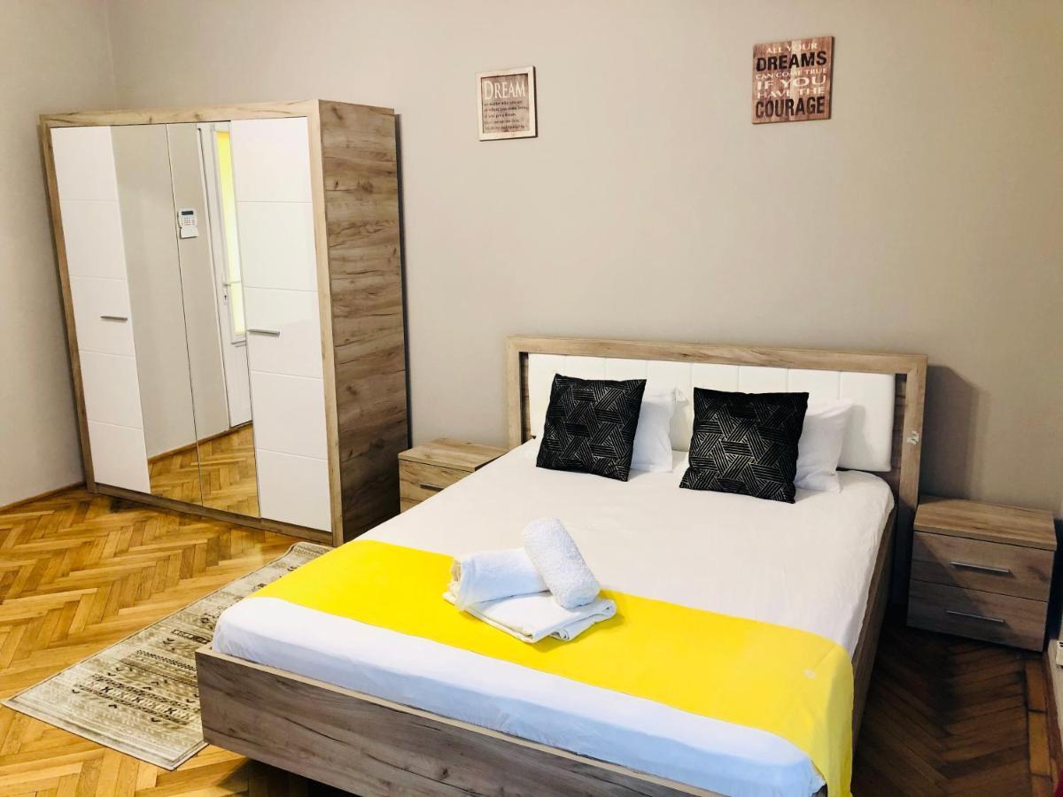 Ultra-central apartment just in Union Squere Timişoara Extérieur photo