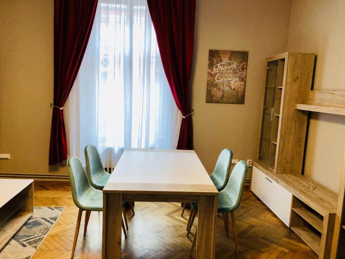 Ultra-central apartment just in Union Squere Timişoara Extérieur photo