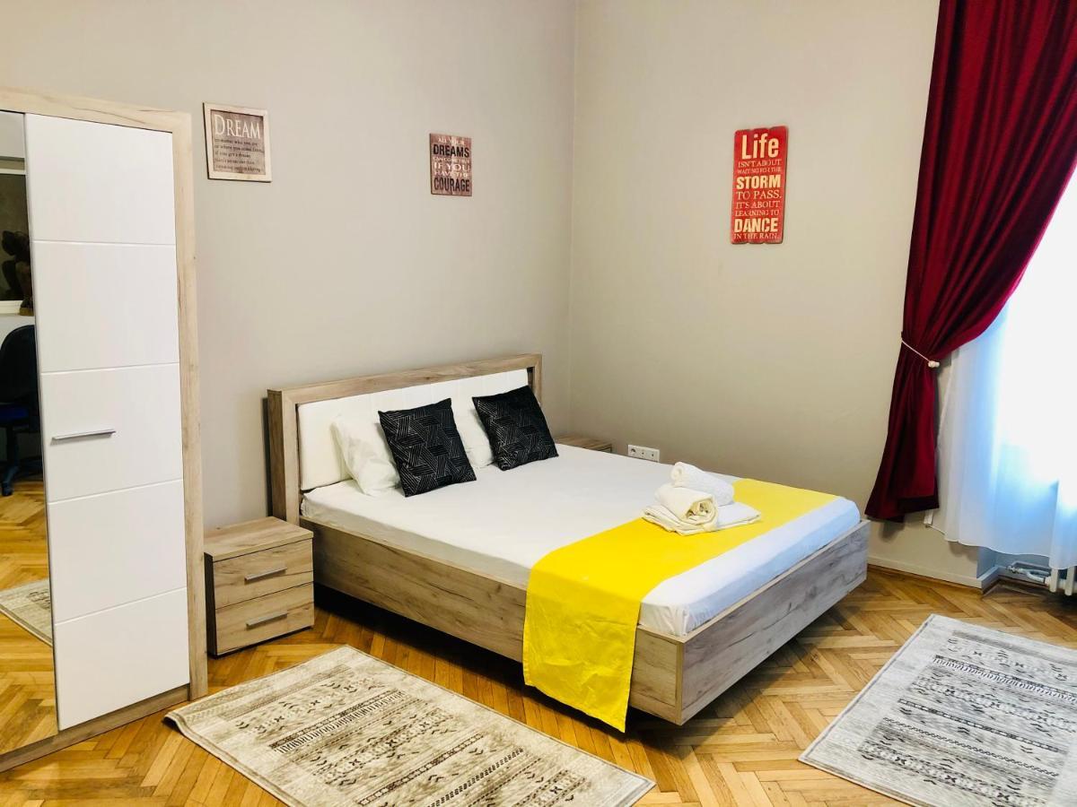 Ultra-central apartment just in Union Squere Timişoara Extérieur photo