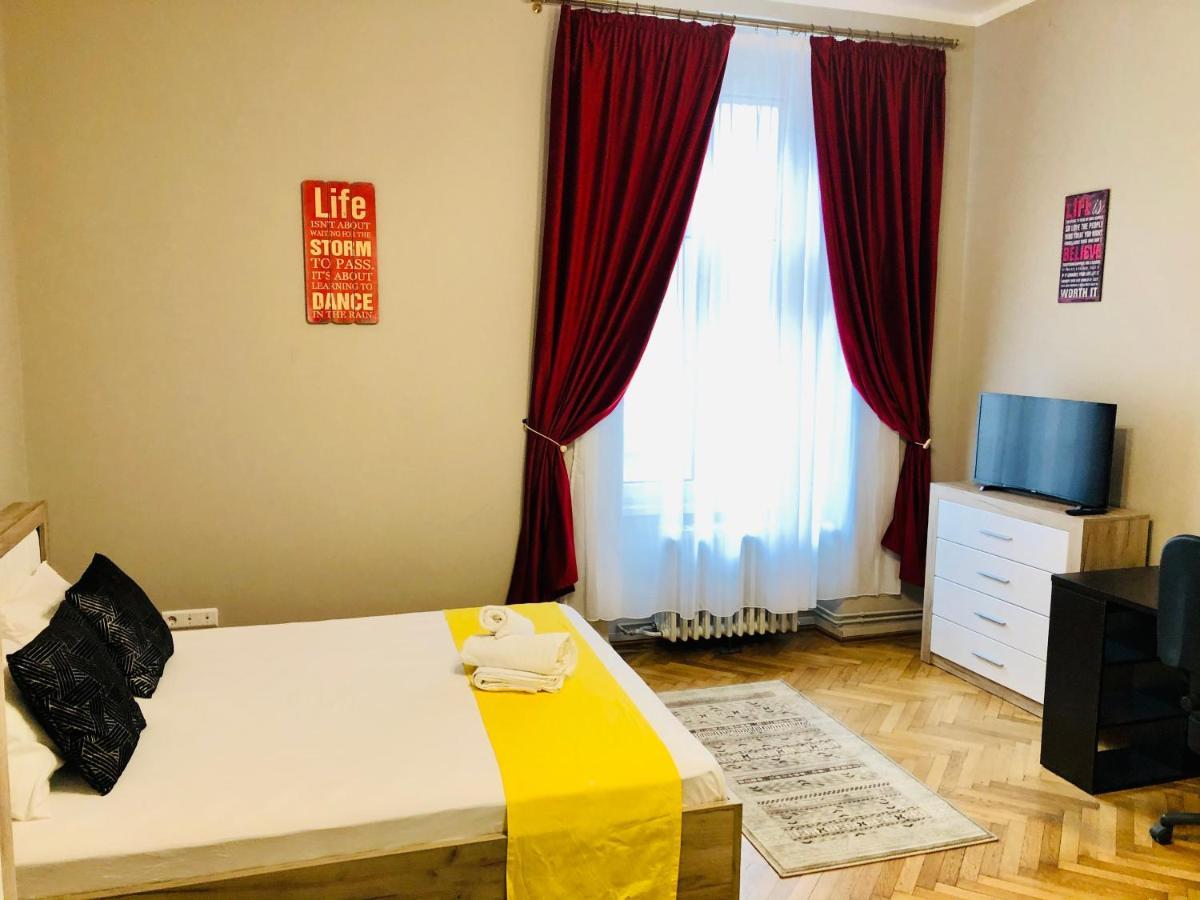 Ultra-central apartment just in Union Squere Timişoara Extérieur photo
